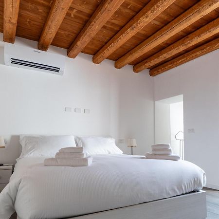 Piazza Del Lago Suites Menaggio Eksteriør billede